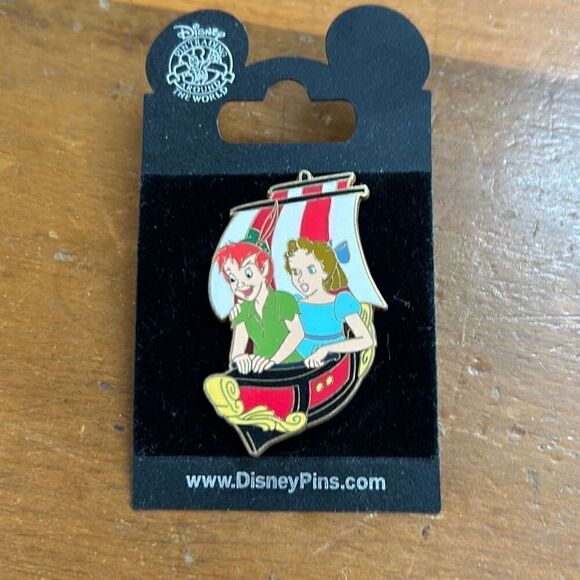 Disney Enamel Pin 2007 Peter Pan’s Flight Wendy Pirate Ship Official Trading - Picture 1 of 3